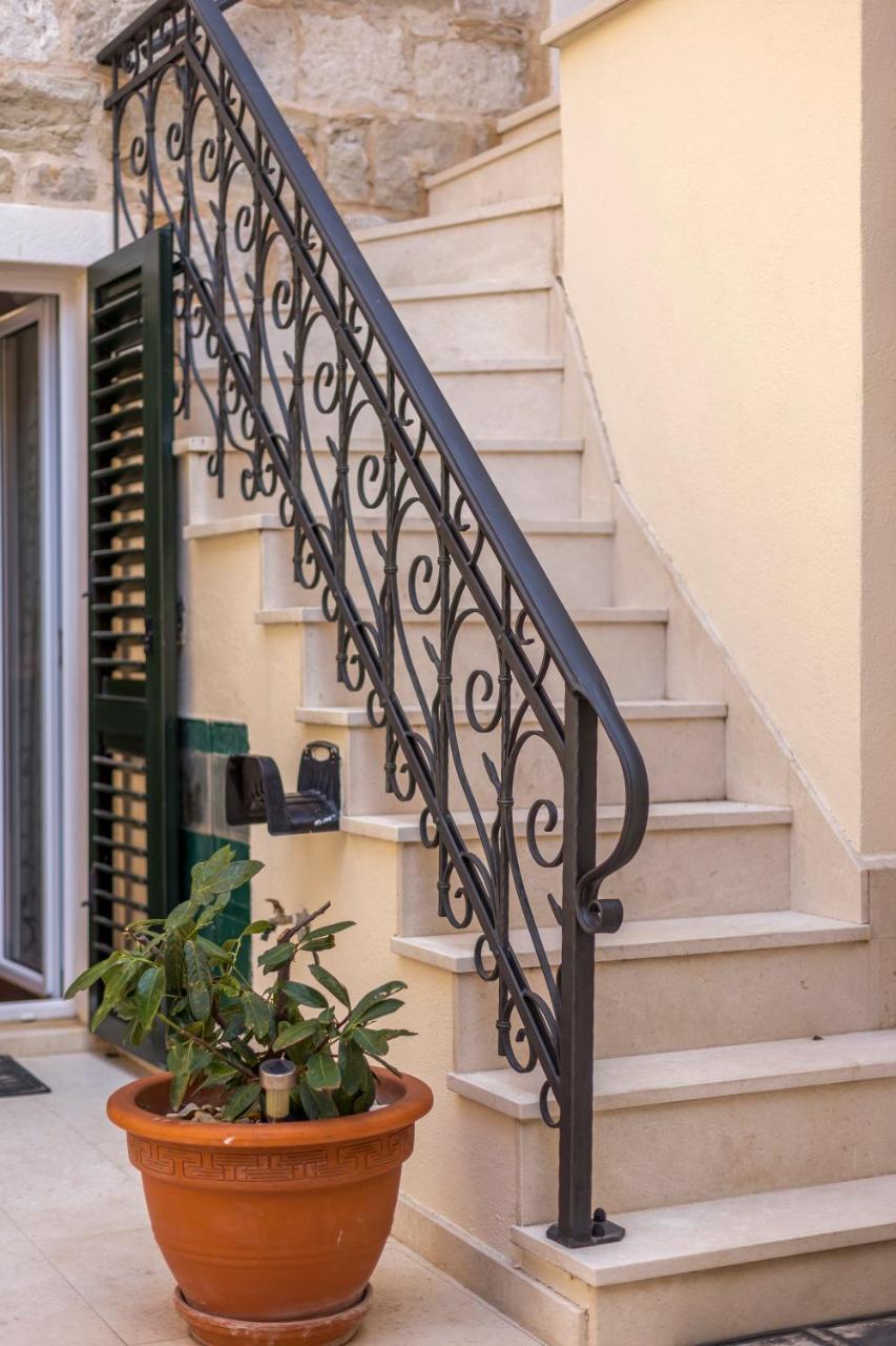 Apartments And Rooms Villa Erede Split Exterior foto